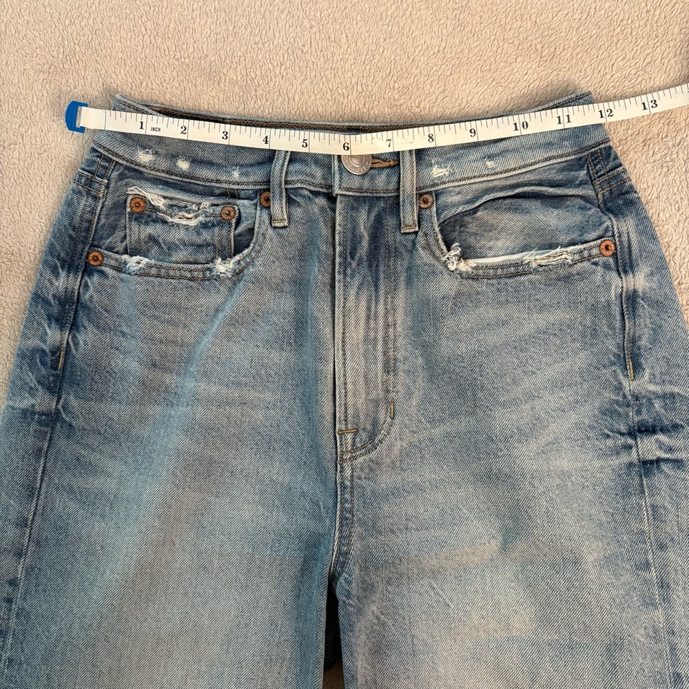 American Eagle High Waisted Medium Wash Baggy Straight Leg Jeans - Picture 4 of 7
